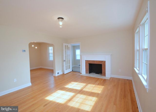 2441 N MCKINLEY ST, Arlington, VA 22207