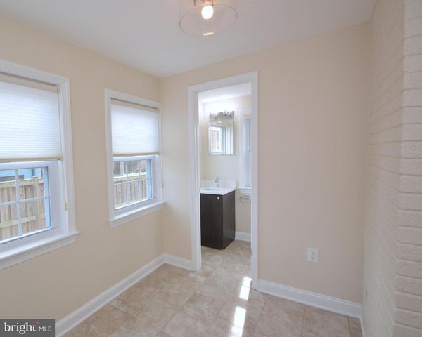 2441 N MCKINLEY ST, Arlington, VA 22207