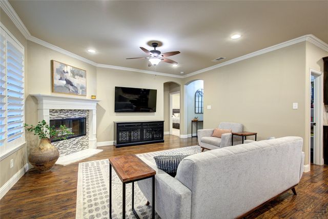 306 Derick Drive, Fate, TX 75189