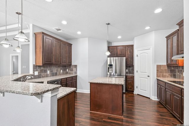259 Strasbourg St, Castroville, TX 78009