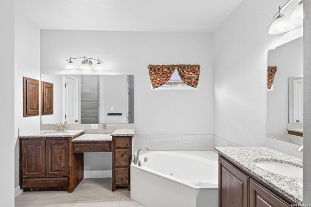 259 Strasbourg St, Castroville, TX 78009