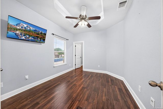 259 Strasbourg St, Castroville, TX 78009