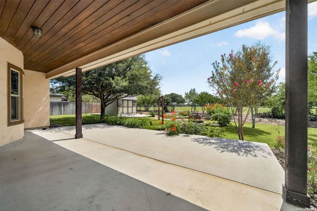 259 Strasbourg St, Castroville, TX 78009