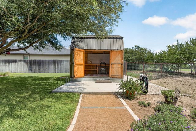 259 Strasbourg St, Castroville, TX 78009