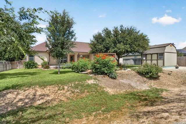 259 Strasbourg St, Castroville, TX 78009