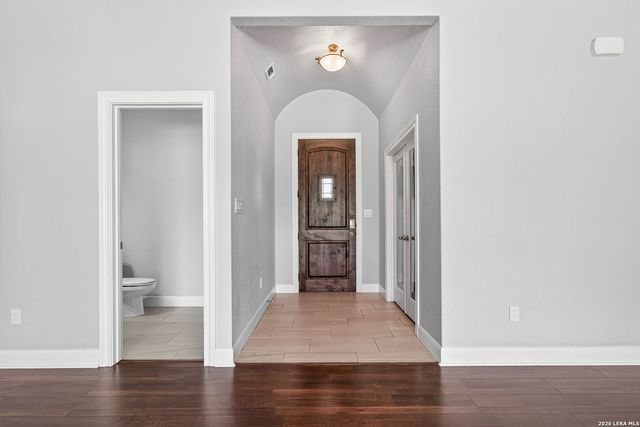 259 Strasbourg St, Castroville, TX 78009