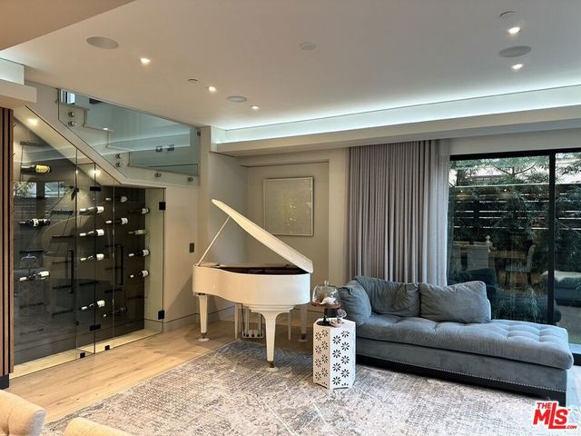 1625 18th Street, Manhattan Beach, CA 90266