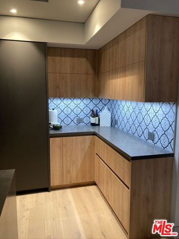 1625 18th Street, Manhattan Beach, CA 90266