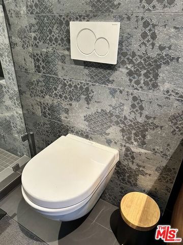 1625 18th Street, Manhattan Beach, CA 90266