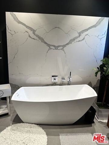 1625 18th Street, Manhattan Beach, CA 90266