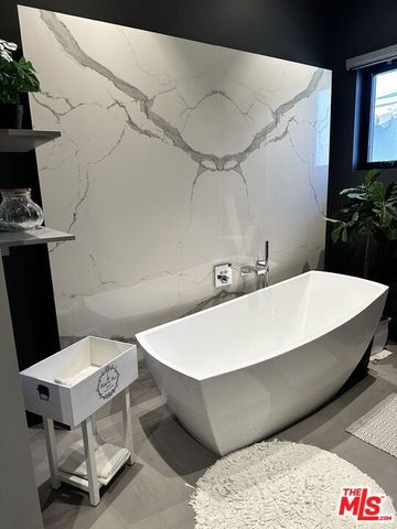 1625 18th Street, Manhattan Beach, CA 90266