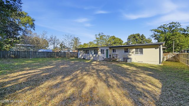 2238 LIGUSTRUM Road, Jacksonville, FL 32211