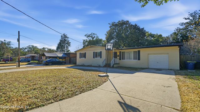 2238 LIGUSTRUM Road, Jacksonville, FL 32211