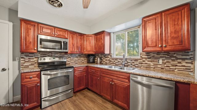 2238 LIGUSTRUM Road, Jacksonville, FL 32211