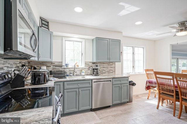 154 FORGE RD, Delran, NJ 08075