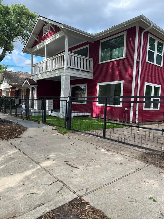 2316 Gentry Street 1, Houston, TX 77009