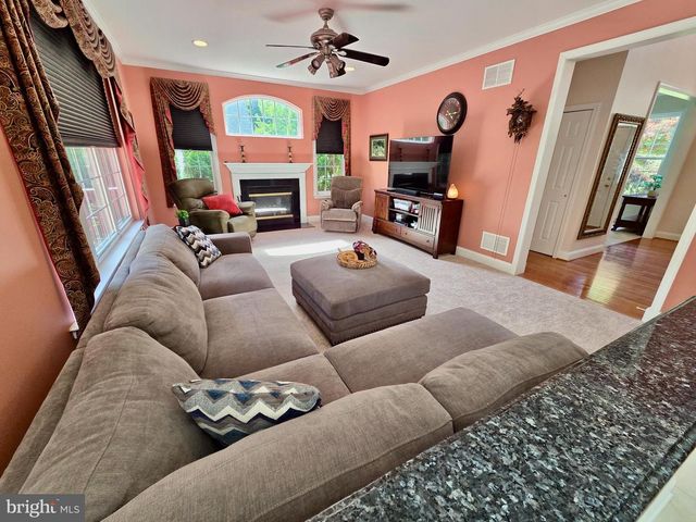 712 CARRIAGE, Aston, PA 19014