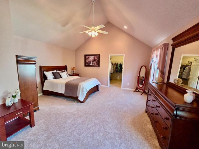 712 CARRIAGE, Aston, PA 19014