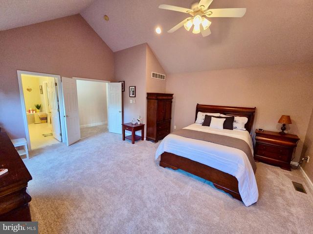 712 CARRIAGE, Aston, PA 19014
