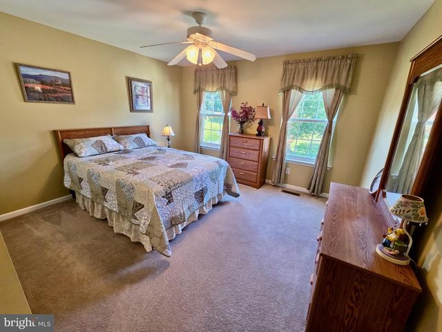 712 CARRIAGE, Aston, PA 19014