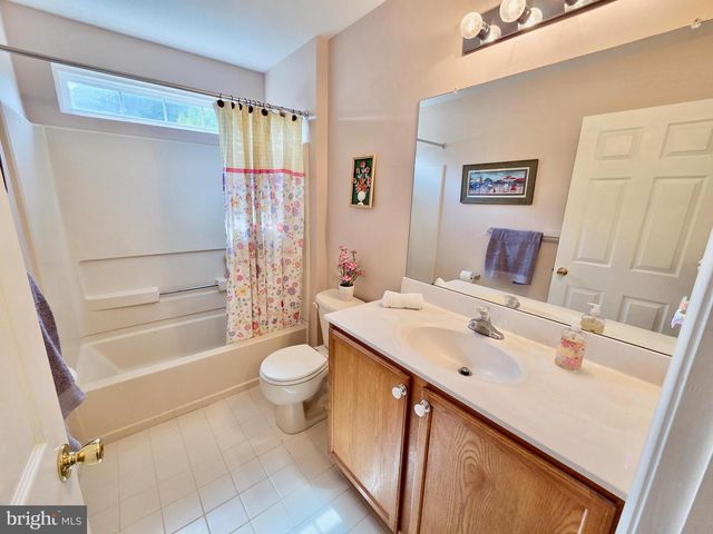 712 CARRIAGE, Aston, PA 19014