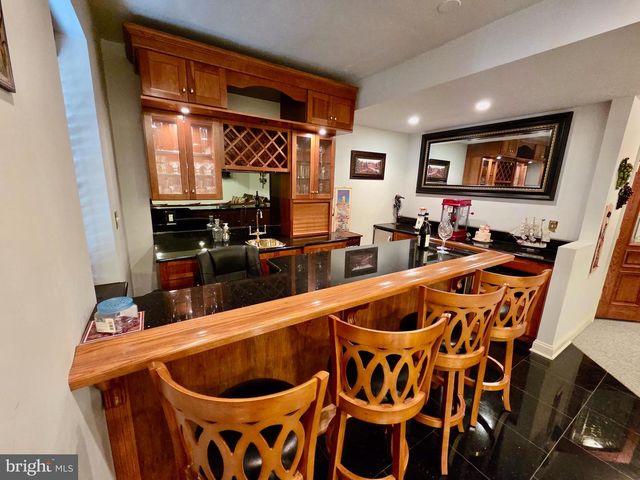 712 CARRIAGE, Aston, PA 19014