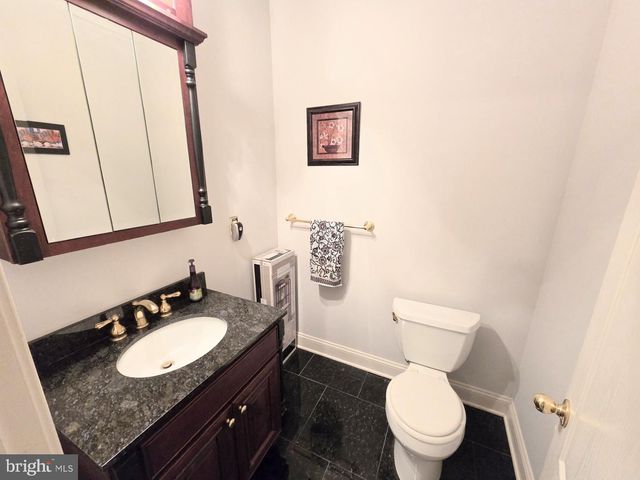 712 CARRIAGE, Aston, PA 19014