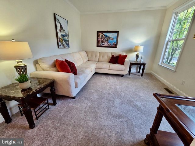 712 CARRIAGE, Aston, PA 19014