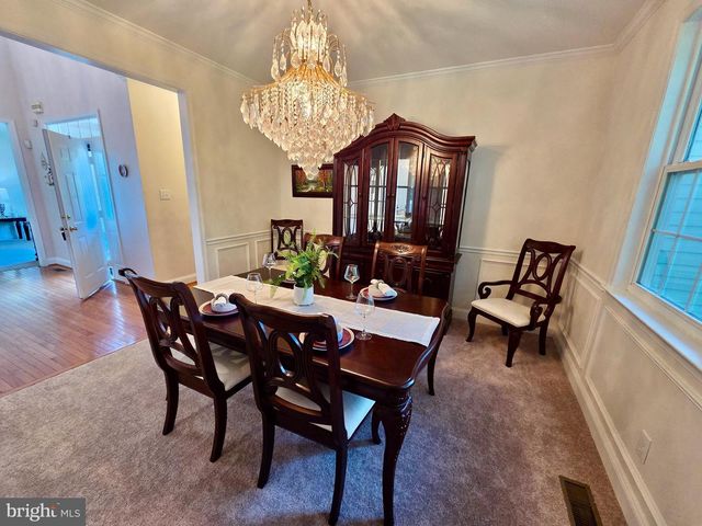 712 CARRIAGE, Aston, PA 19014
