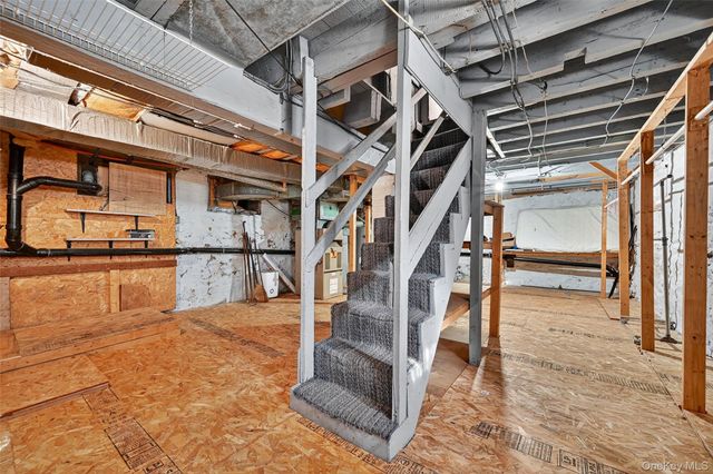 171 West Street, Newburgh, NY 12550