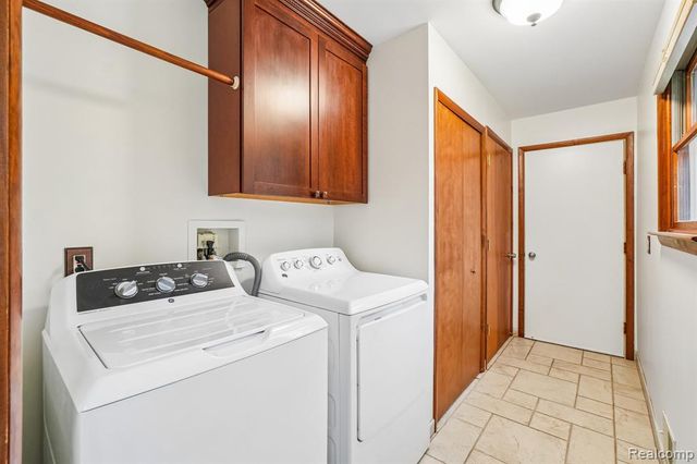 1397 Flamingo Street, Wixom, MI 48393