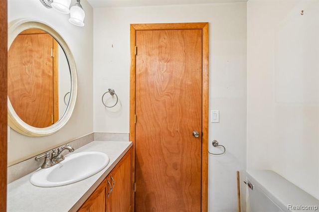 1397 Flamingo Street, Wixom, MI 48393