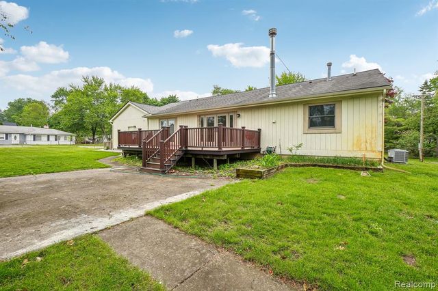 1397 Flamingo Street, Wixom, MI 48393