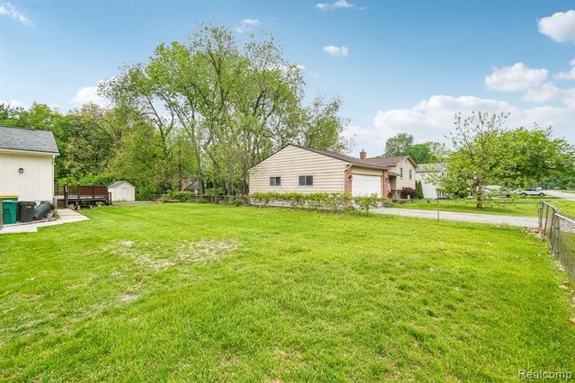 1397 Flamingo Street, Wixom, MI 48393
