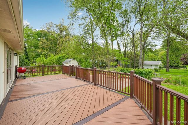 1397 Flamingo Street, Wixom, MI 48393