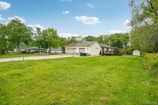 1397 Flamingo Street, Wixom, MI 48393