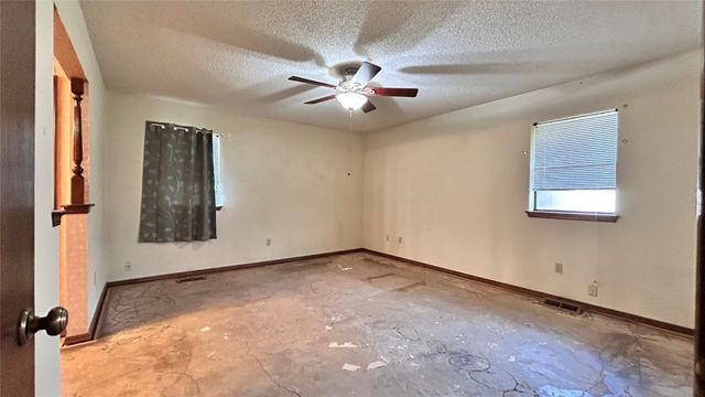 6216 Cloverlawn Court, Oklahoma City, OK 73135