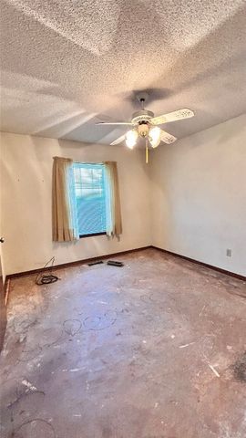 6216 Cloverlawn Court, Oklahoma City, OK 73135