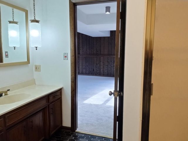 1040 Azalea Drive, Munster, IN 46321