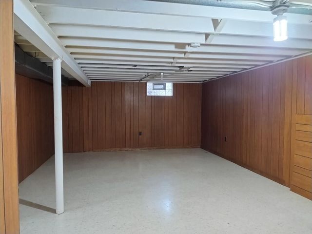 1040 Azalea Drive, Munster, IN 46321