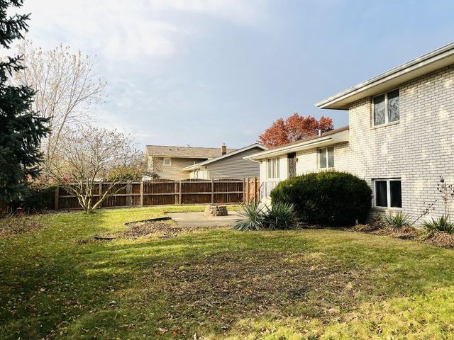 1040 Azalea Drive, Munster, IN 46321