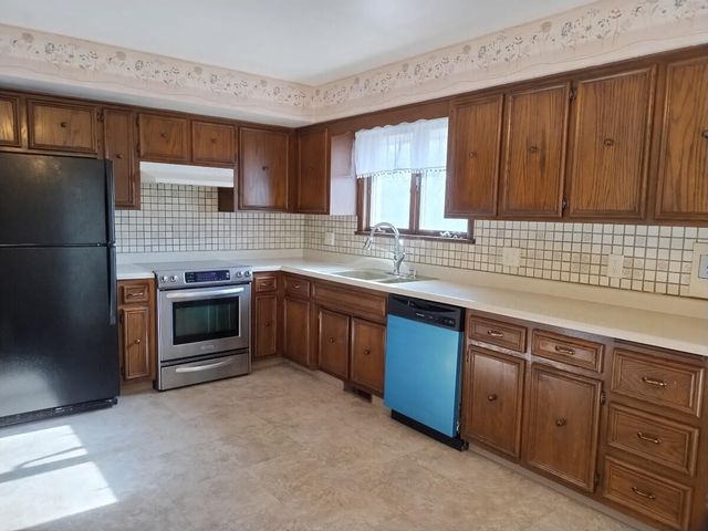 1040 Azalea Drive, Munster, IN 46321