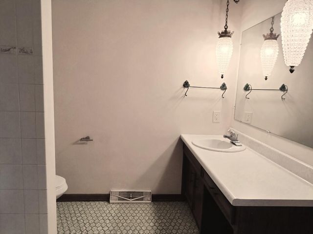 1040 Azalea Drive, Munster, IN 46321