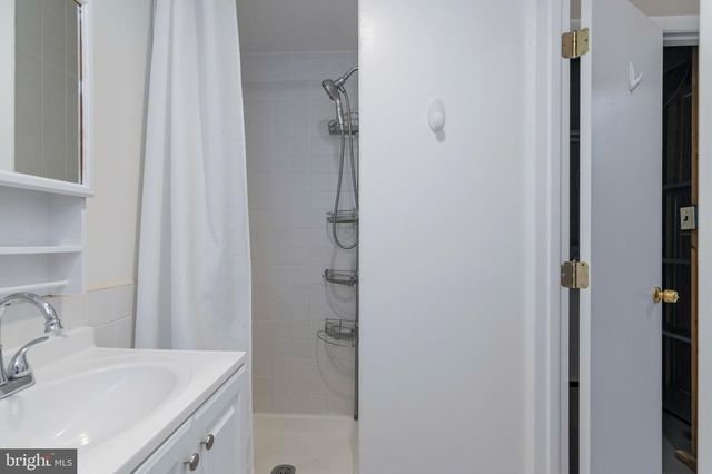 4445 HOLLY AVE, Fairfax, VA 22030