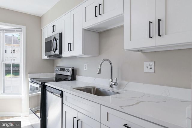 4445 HOLLY AVE, Fairfax, VA 22030