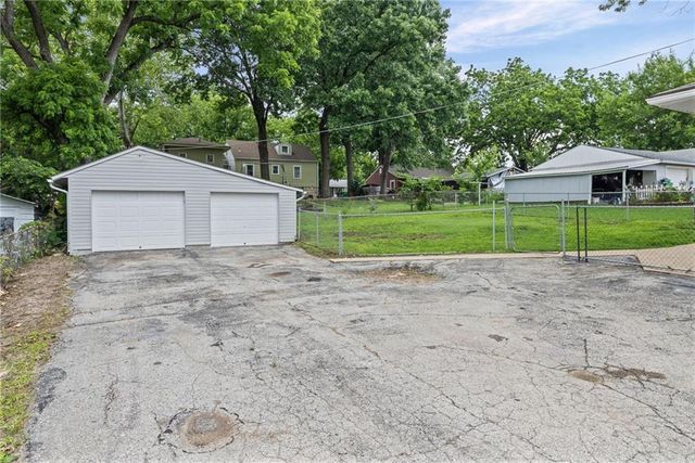 4614 Waverly Avenue, Kansas City, KS 66104