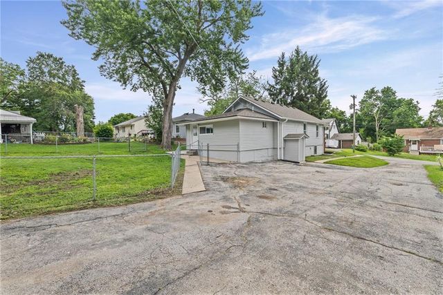 4614 Waverly Avenue, Kansas City, KS 66104