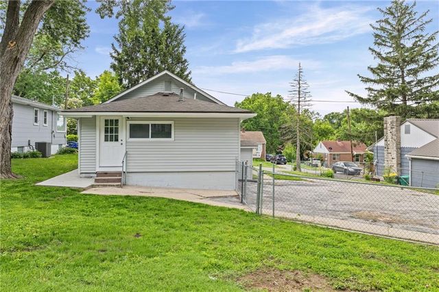 4614 Waverly Avenue, Kansas City, KS 66104