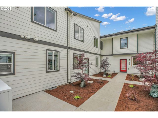 8067 Se Carlton St, Portland, OR 97206