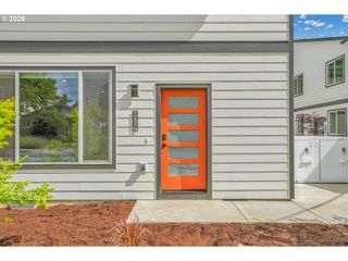 8067 Se Carlton St, Portland, OR 97206